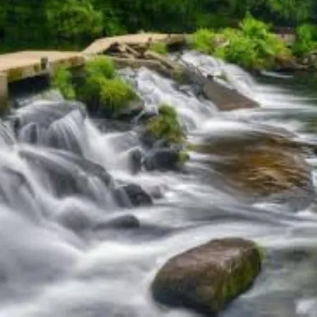 A Casa Do Aloumino Da Auga Mondariz Vt-po-00148 Y Prexigueiro Obsequio Entrada Por Persona A Circuito Termal * Лоугарес