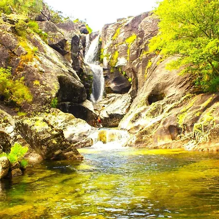 A Casa Do Aloumino Da Auga Mondariz Vt-po-00148 Y Prexigueiro Obsequio Entrada Por Persona A Circuito Termal Лоугарес